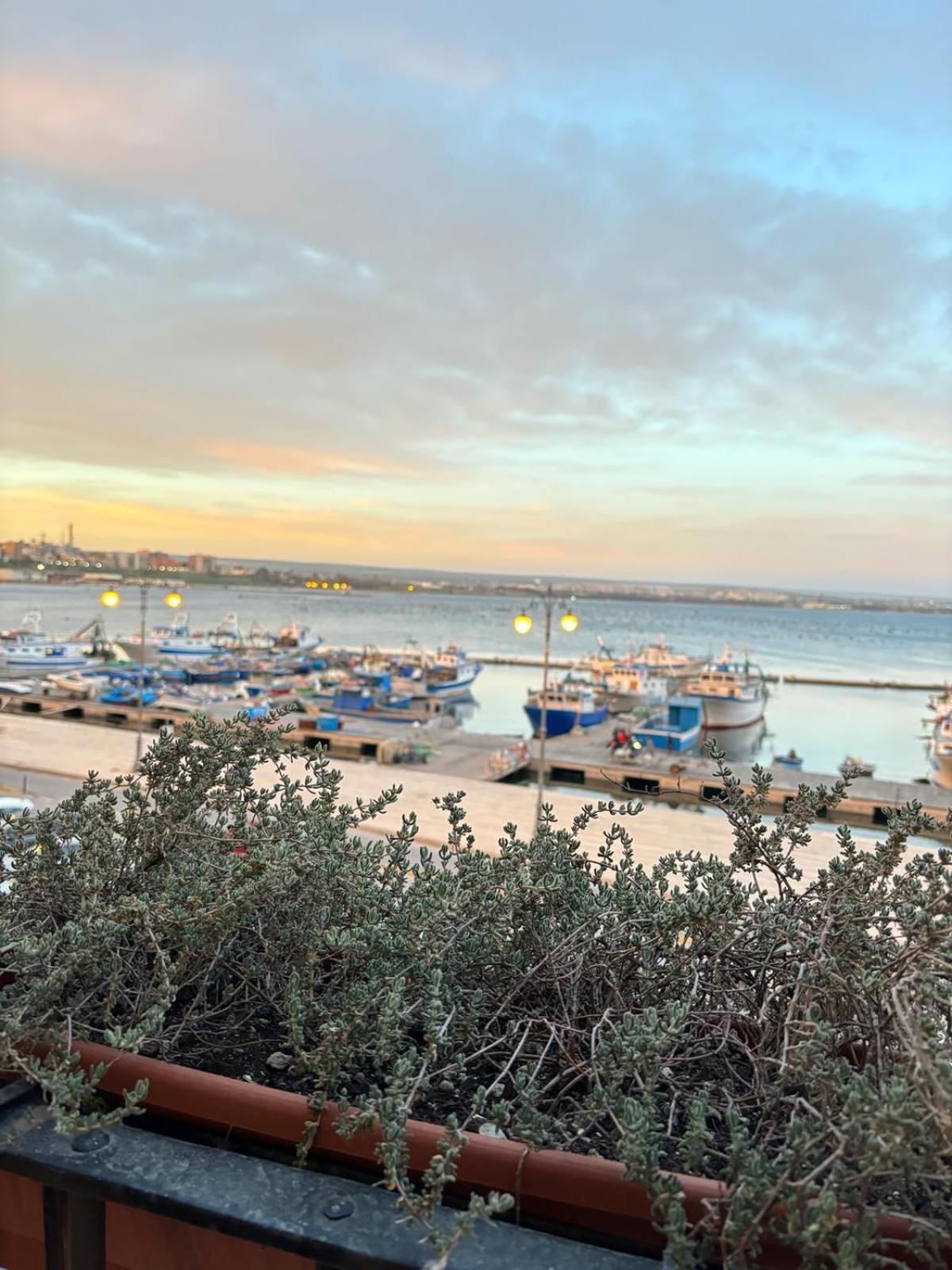 Appartamento Il Palazzino Taranto Esterno foto